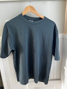 Men's Uniqlo T-shirt